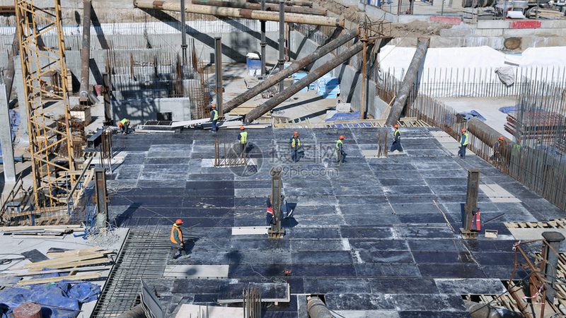 小型建筑木工班组的报价通常由以下几个部分构成：
